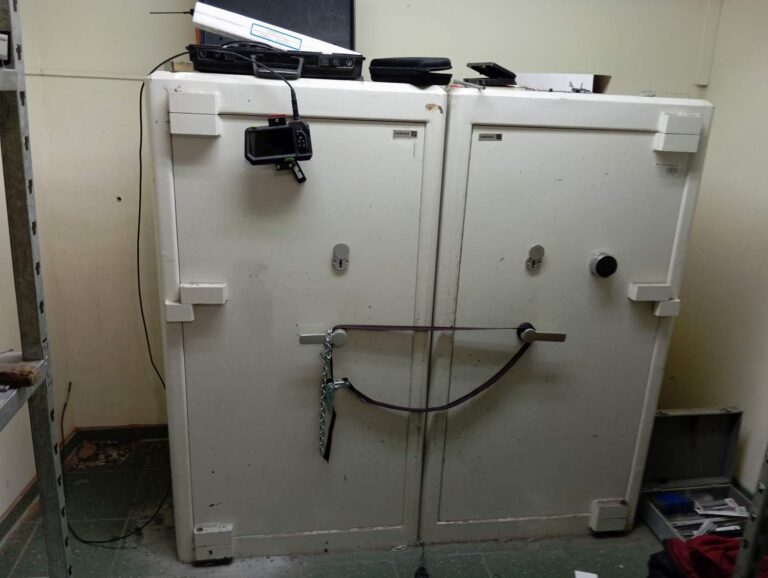 Realizacje Awaryjne otwieranie Sejfów | Szafa Jakusz Klasa VI i 1800kg Realizacje Awaryjne otwieranie Sejfów | Szafa Jakusz Klasa VI i 1800kg